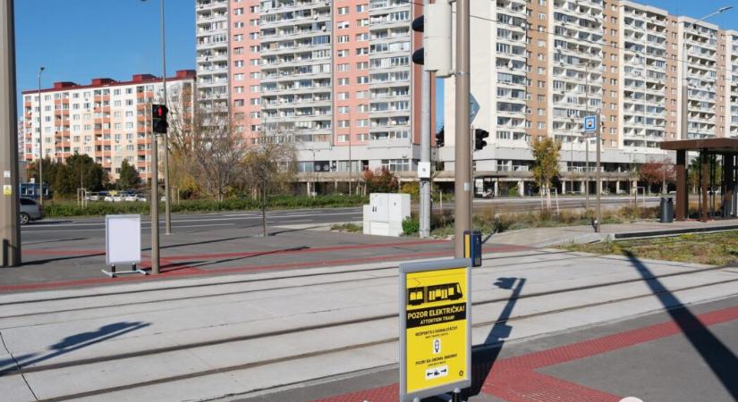 Csak jövő márciusra lesz kész teljesen a ligetfalui villamos