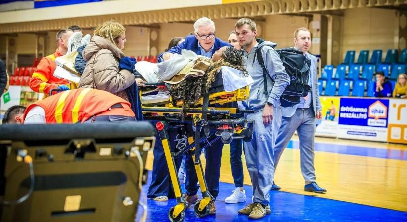 Rosszul lett Szekszárdon egy kosaras, azonnal kórházba kellett szállítani