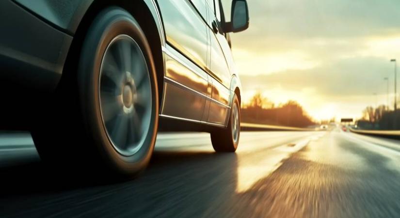 Elárasztják Budapestet a traffiboxok – álkamera is lehet bennük