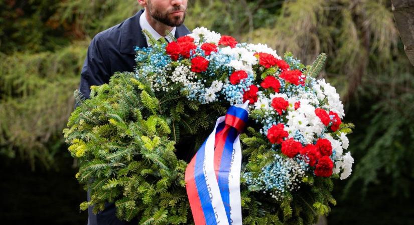 Nyugodjon le mindenki, a PS sem akarja eltörölni a Beneš-dekrétumokat