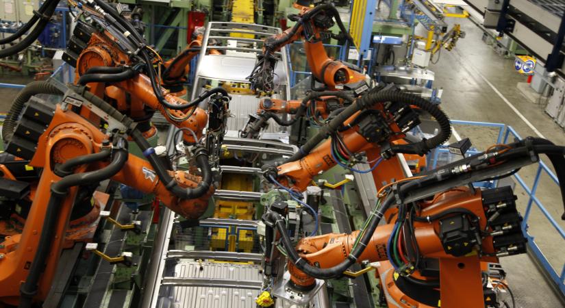 Mélyrepülésben a magyar ipar - Látszik a fény az alagút végén?