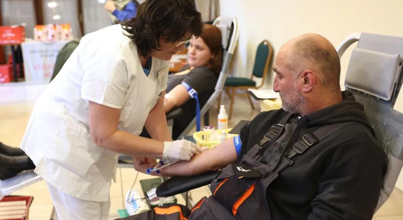 Elképesztő meglepetés vár a Magyar Véradók Napján