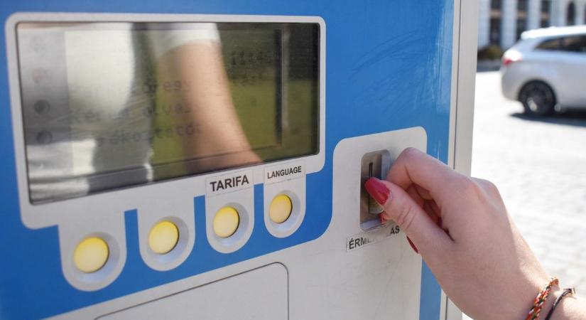 Januártól drágul a parkolás, csökkennek a kedvezmények: ez mindenkit érint