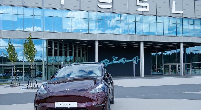 Akkora kátyút még Budapesten sem találni, amiből ki kellene jönnie a Teslának