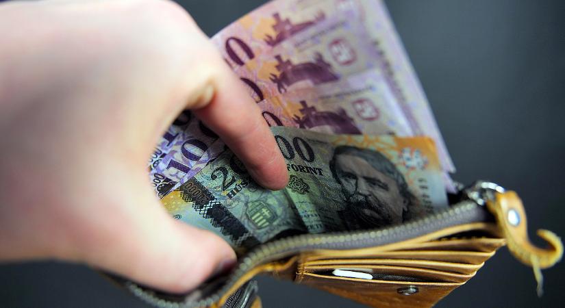 Tessék kapaszkodni: ekkorát ugrana a minimálbér januárban