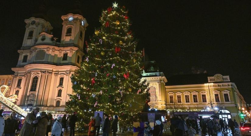 Izzítják az ingyenes körhintát – ekkor nyitnak a mesés adventi vásárok Hevesben