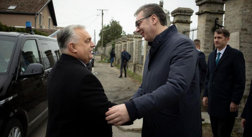 Orbán Viktor: Szerbiának úgy tudunk segíteni, hogy amink van, azt megosztjuk (videó)