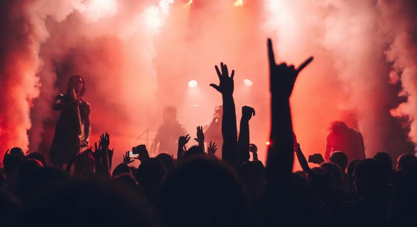 Durván kitálalt a kollégáiról a magyar énekesnő