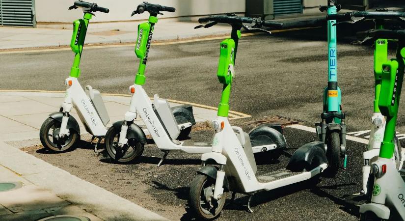 Csúszós utak, súlyos balesetek: ezért különösen veszélyes az elektromos roller télen