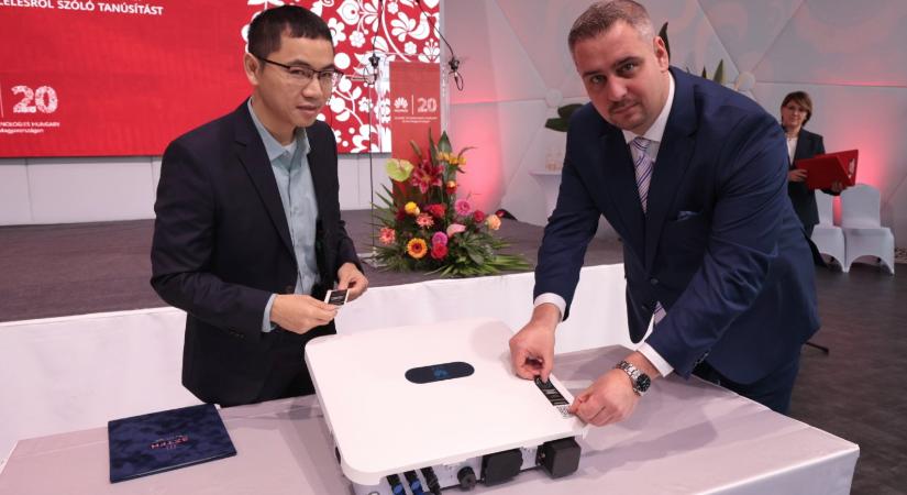 Nagyot villantott a Huawei, Magyarországon elsőként kaptak meg egy fontos elismerést