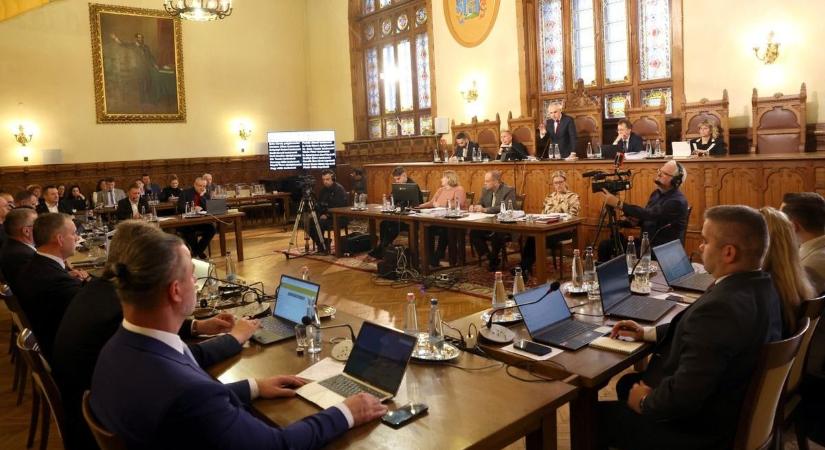 Megemelték a parkolási díjat és a buszjegyek árát is – Kaposváron drágul az élet januártól