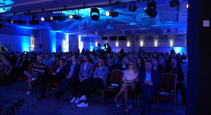 Siófokon adták át az Aktív Magyarországért Díjakat