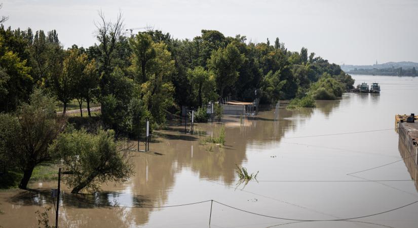 Kiadták a harmadfokú figyelmeztetést, árhullám indult meg több magyar folyón