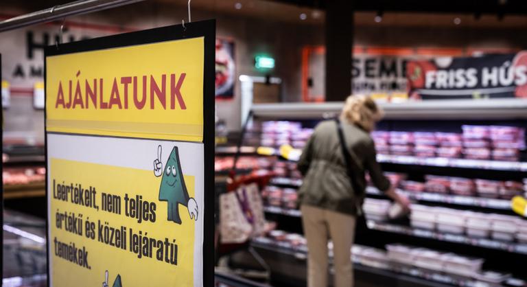 Karácsonyi támogatást kaphat a nyugdíjasok és a rászorulók egy része