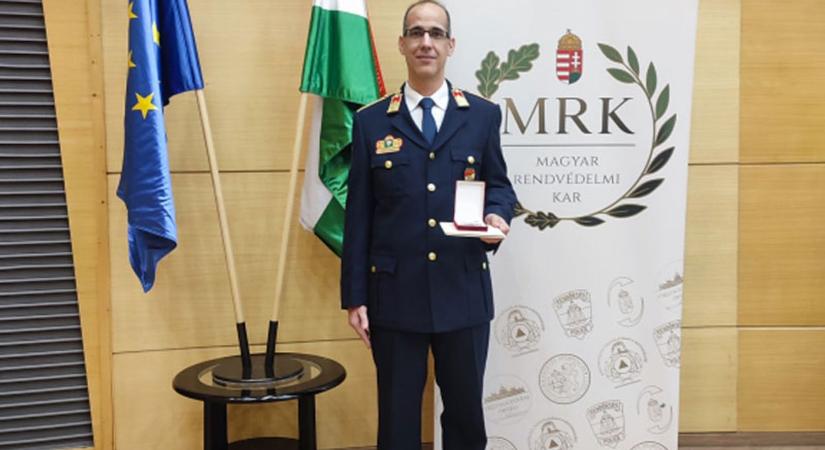 Rangos elismerést vehetett át a tolnai tűzoltó őrnagy Budapesten