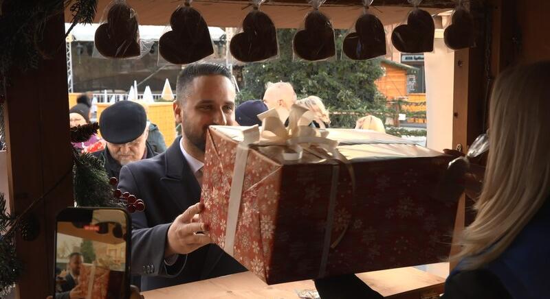 Megnyitott az Ajándékkuckó a főtéren