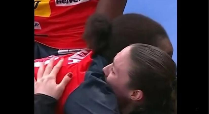 Videó: már a női kézi-vb első napján láthattuk a torna fair play díjas jelenetét?