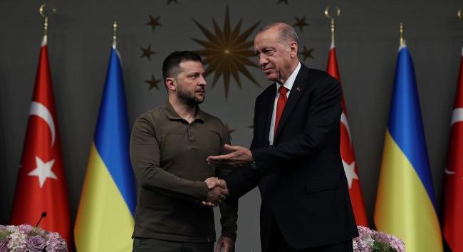 Ankara bejelentette, hogy török csapatok ukrajnai telepítéséről csak a tűzszünet létrejötte után lehet tárgyalni