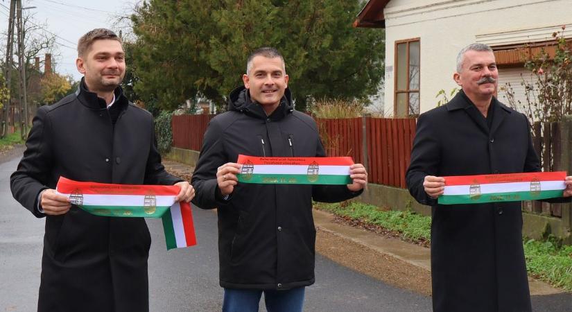 Félmilliárd forintos útfejlesztés készült el a Tisza-tó fővárosában