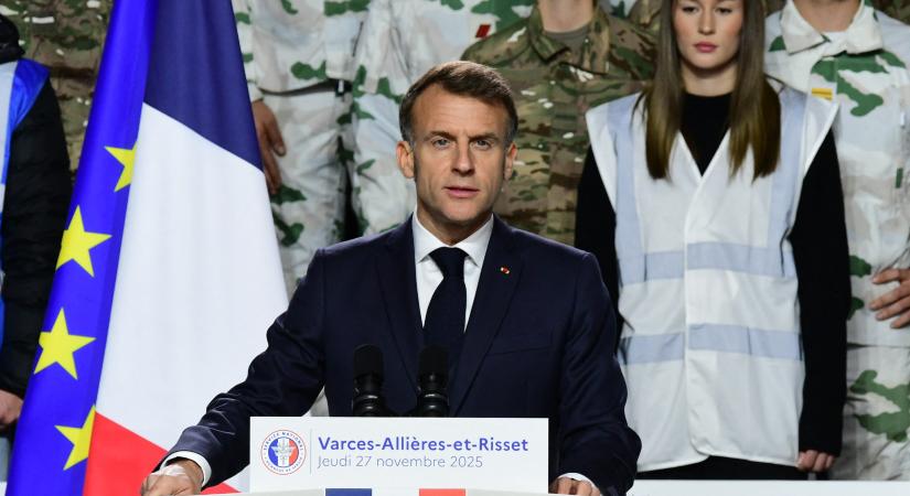 Macron: új katonai szolgálati program indul a fiataloknak