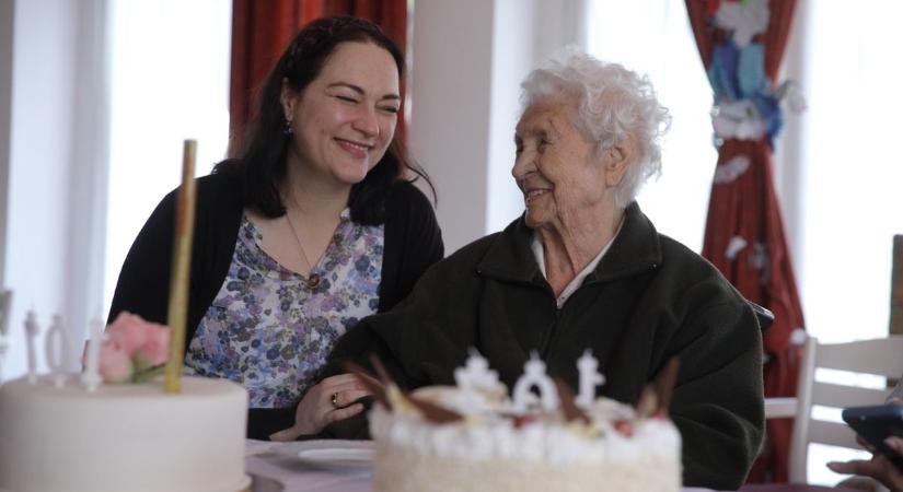 Magyarország legidősebb emberét köszöntötték Fejérben! (galéria)