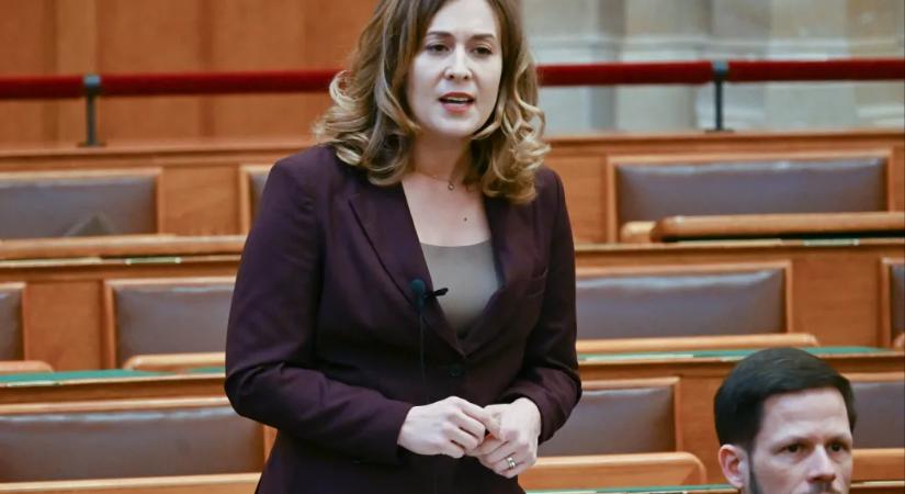 Cseh Katalint a parlamenti frakcióból is kizárta a Momentum