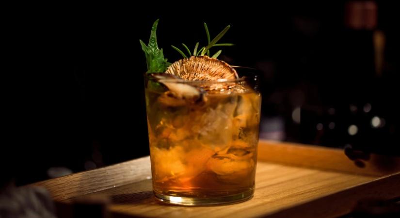 Mi lesz a koktélokkal? Jelentősen csökkent a nagy italgyártó bevétele