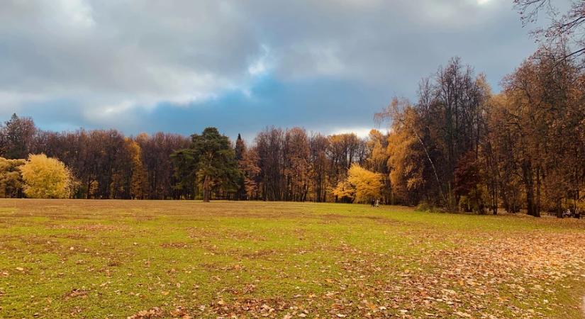 Csendes, késő őszi idő várható november utolsó hétvégéjén