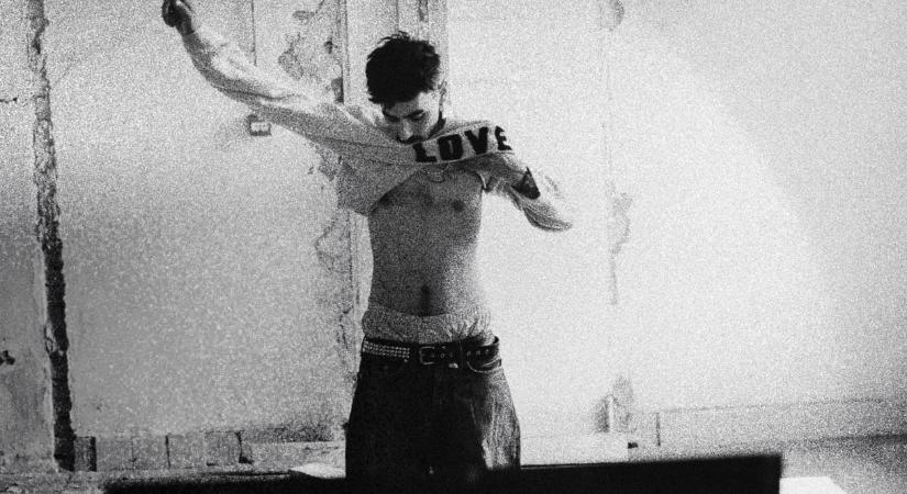 "Senkisemvagyok": új kislemezt adott ki FILO