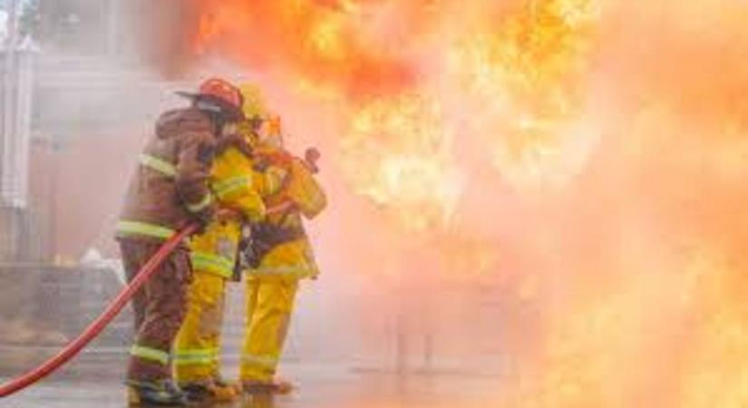 Kigyulladt egy balatoni üzlet