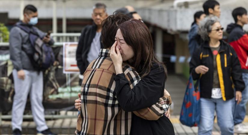 Hongkongi tűz: legalább 83 ember meghalt, 300 embert még keresnek