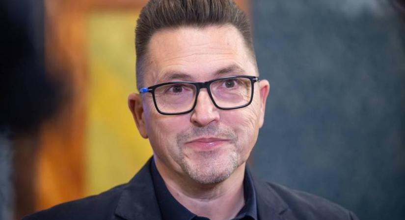 Ákos ritkán látott felesége ragyogott arany estélyiben a gálán: Krisztina lélegzetelállító