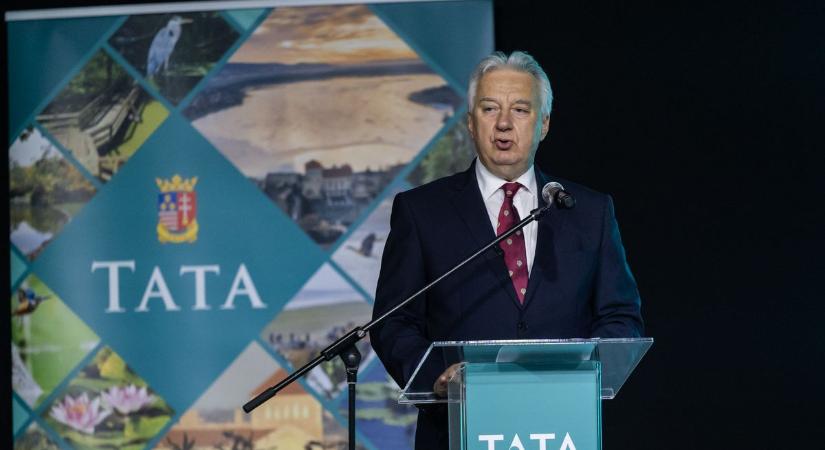 50 ezer vadlúd köszöntötte a világ polgármestereit Tatán fotók