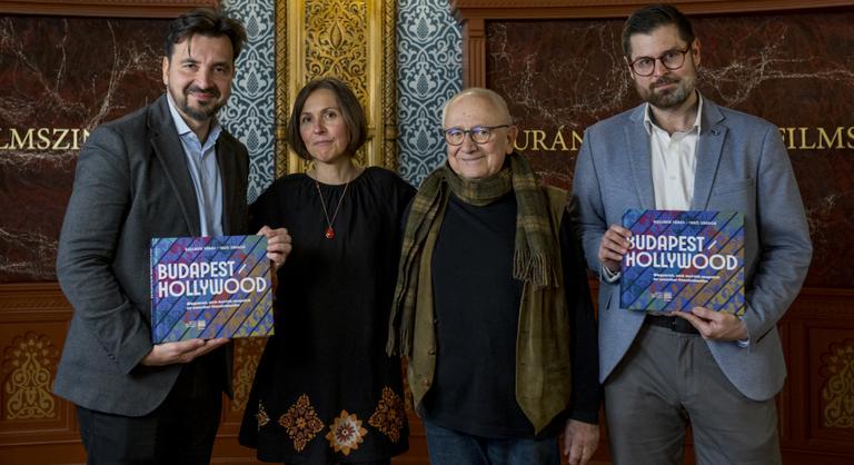 Egy főre legalább két Oscar-díjas esett az Urániában az évtized könyvbemutatóján