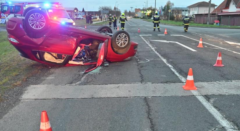 Két autó rommá tört Barcson: épphogy megúszta a hat utas