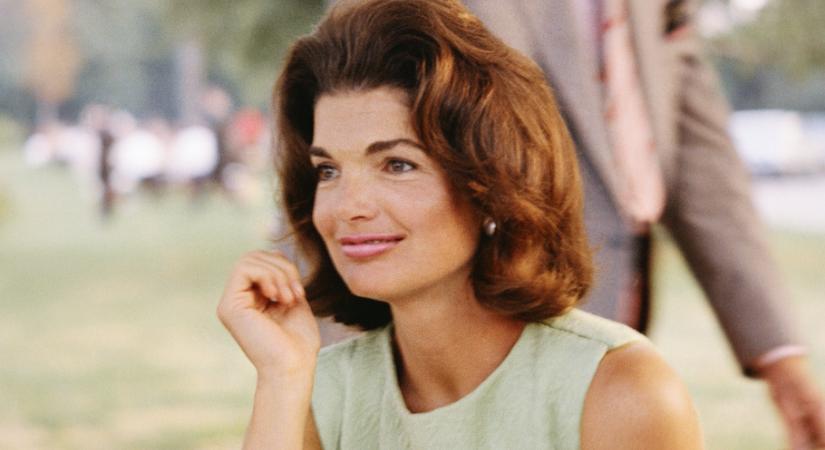 Elárverezik Jackie Kennedy ikonikus kabátját – megható, ami kiderült róla
