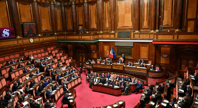 Az olasz kormánypártok miatt később szavaznak a beleegyezés fogalmáról