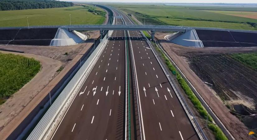 Átadták az A7-es autópálya hiányzó szakaszát