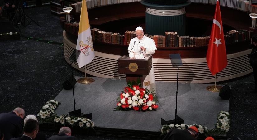 XIV. Leó pápa a béke és a párbeszéd fontosságát hangsúlyozta ankarai látogatásán