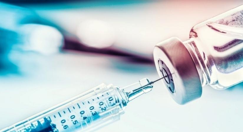 Botrány az orosz vakcina körül: Mást adnának be az embereknek, mint amit teszteltek