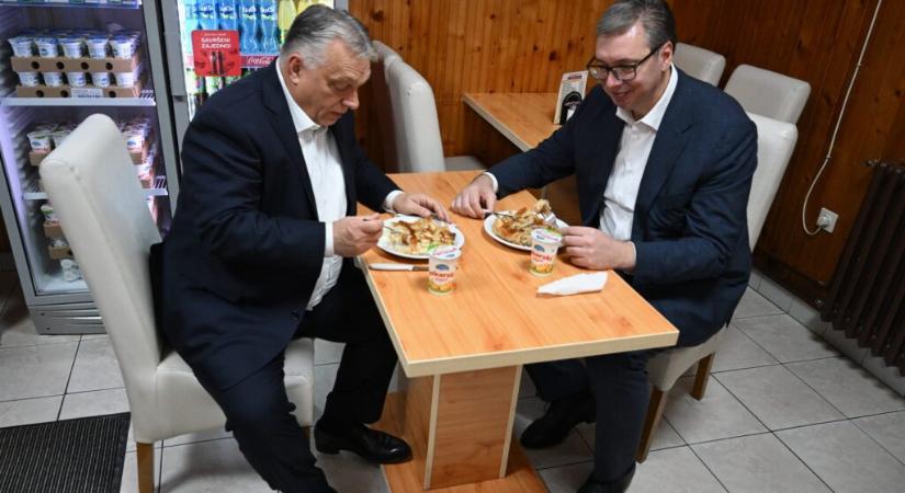 „Miközben ég a ház a fejünk felett, az elnök a burekkal foglalkozik”