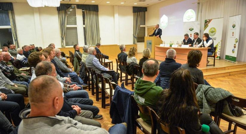 Rengeteg a kihívás az agráriumban, volt miről beszélgetni a gyöngyösi gazdafórumon