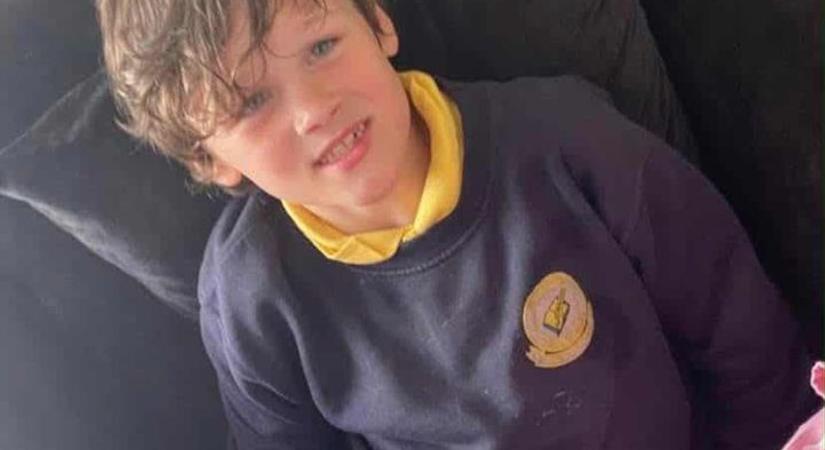 Szívszorító tragédia: egy kartörést követően elhunyt a nyolcéves kisfiú