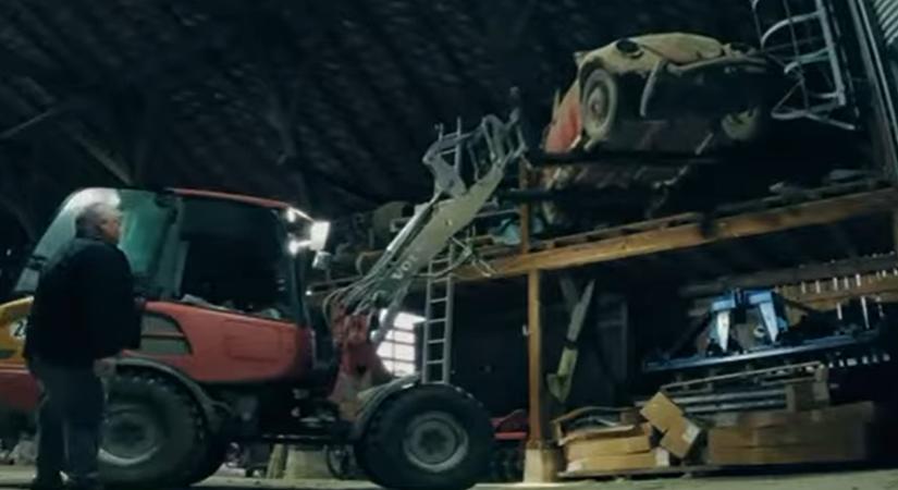 Ritka kincsre bukkantak egy elhagyatott raktárépületben