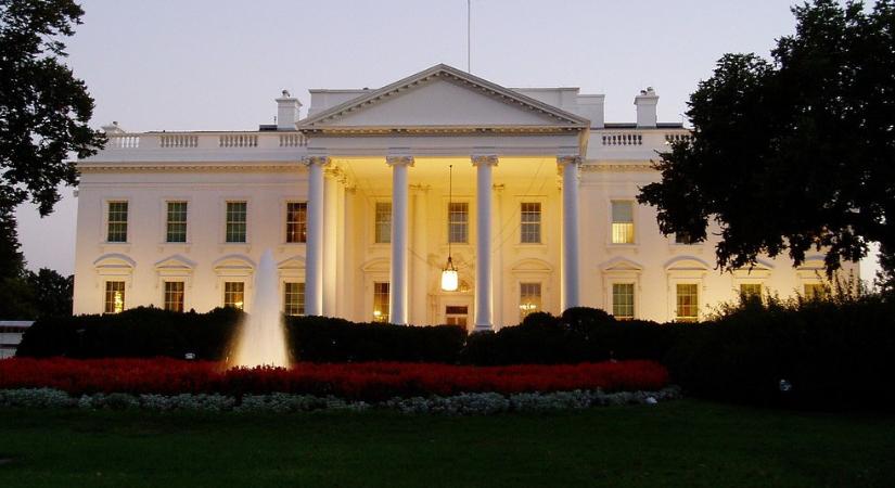 Meglőttek két nemzeti gárdistát a Fehér Ház közelében