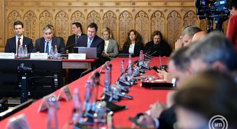 A kormány idén 573 milliárd forinttal segíti a kkv-kat