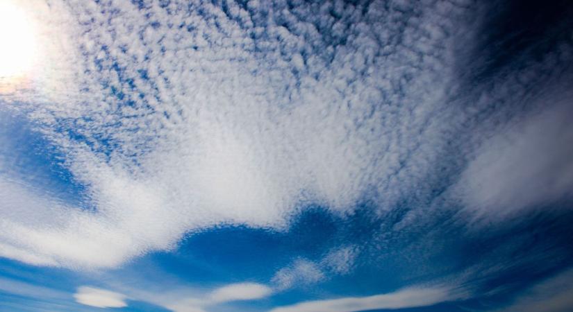 Fátyolos felhők érkeznek pénteken