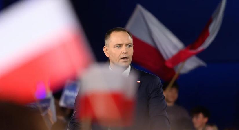 A lengyel elnök bírálja az Európai Bíróság azonos neműek házasságáról szóló döntését, de a kormány engedelmeskedni fog