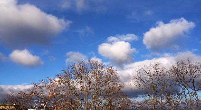 Sűrű felhők érkeznek – ilyen lesz ma az időjárás