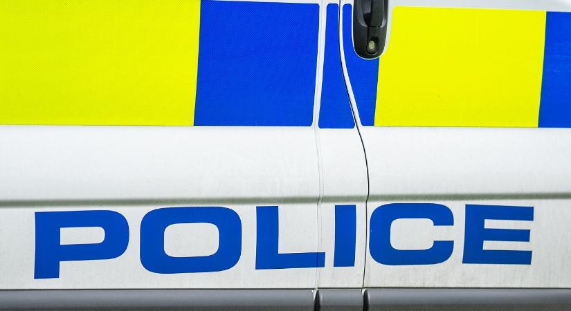 Titkos adatokat adott át egy újonc 20 éves rendőrnő a drogkereskedő barátjának